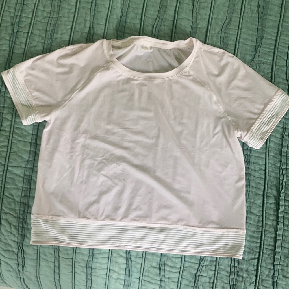 Lululemon Cropped wicking T-shirt
